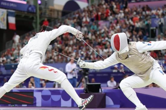 China's 16-year-old Pan Qimiao earns bronze medal at fencing worlds
